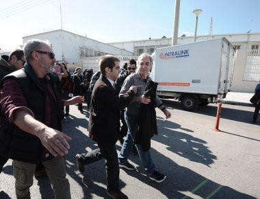 «Μύλος» η πολιτική ζωή της χώρας για την άδεια του Δ. Κουφοντίνα